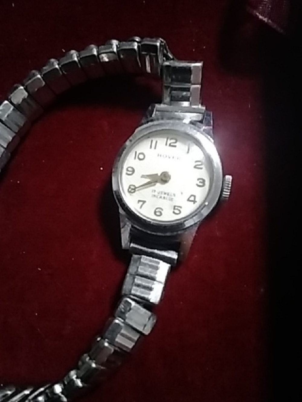 Hover Silver-Tone Ladies Wristwatch with White Dial